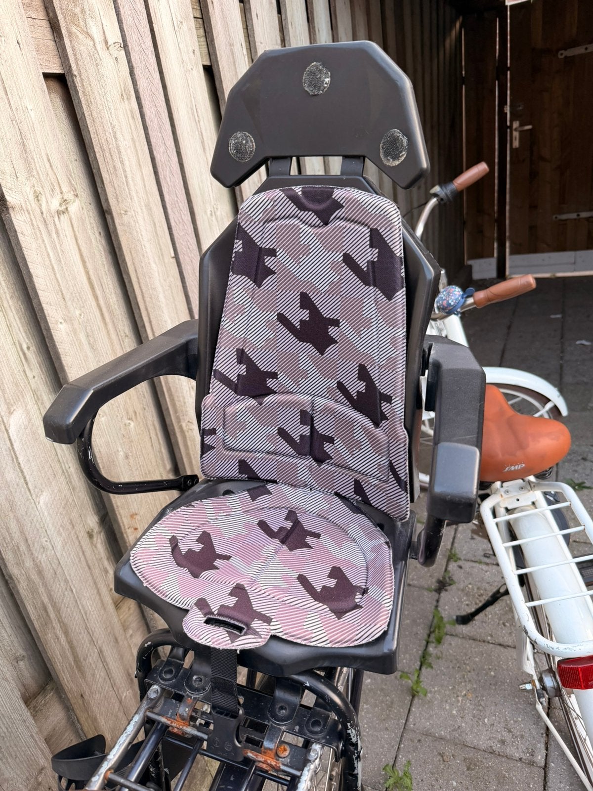 Fietsstoeltjes, Fietsen en Brommers, Fietsaccessoires | Fietsstoeltjes, Ophalen of Verzenden, Zo goed als nieuw