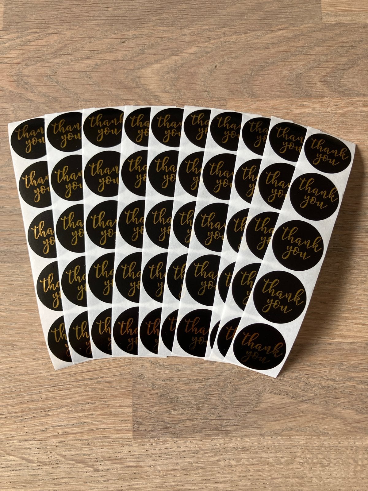 50 Goud Glimmende 'Thank You' Sluitstickers, Hobby en Vrije tijd, Ophalen of Verzenden, Nieuw, Meerdere stickers