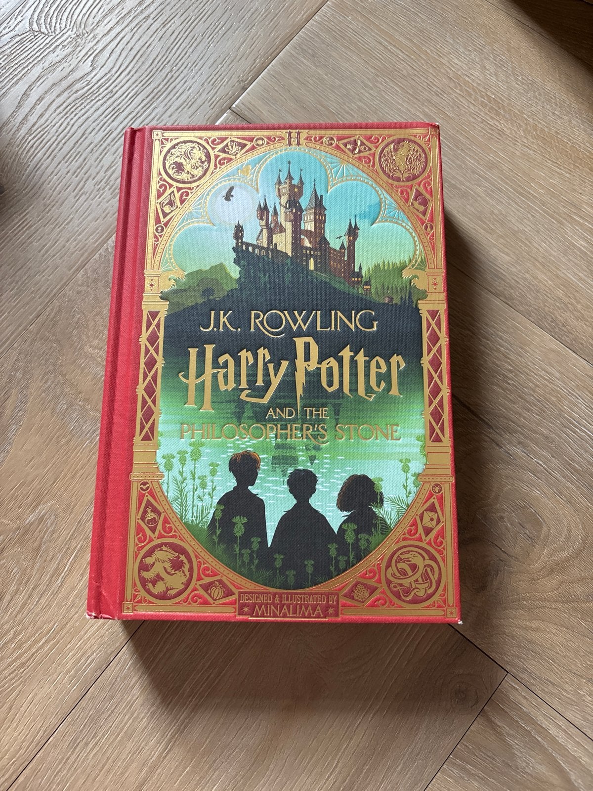 Harry Potter en de Steen der Wijzen - Geïllustreerde Editie, Ophalen of Verzenden, Zo goed als nieuw, Boek of Poster
