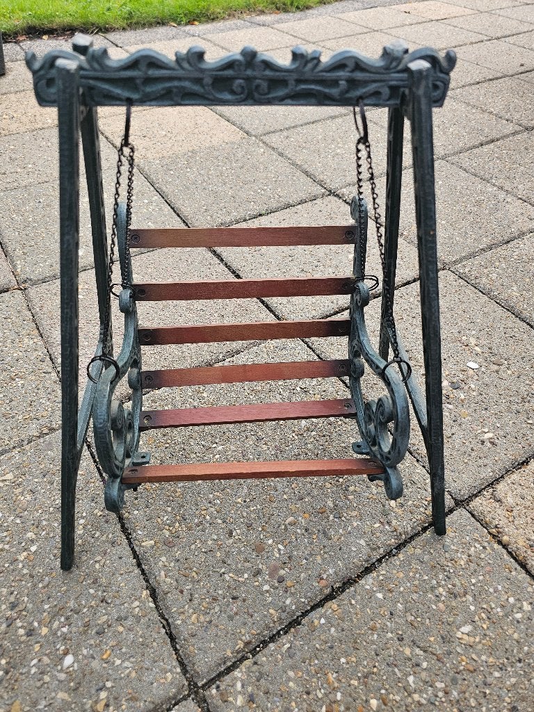 Vintage Gietijzeren/ houten Poppenschommel – 40 cm breed, Ophalen of Verzenden