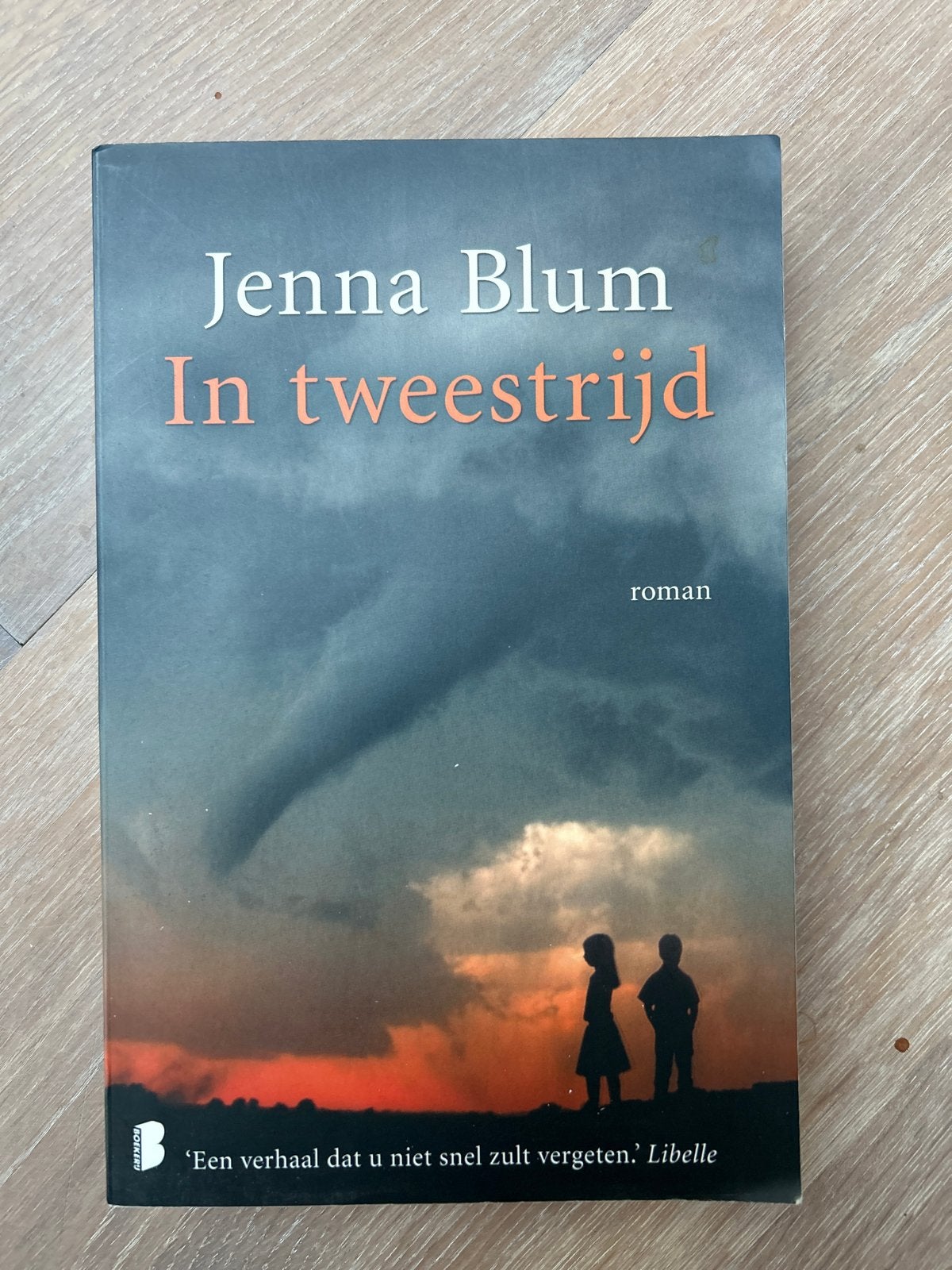 Jenna Blum - In tweestrijd (roman), Ophalen of Verzenden, Zo goed als nieuw