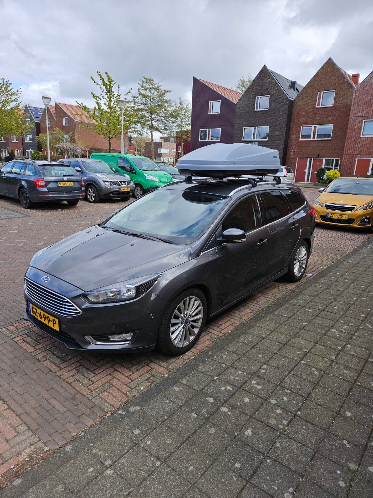 Thule Touring L Dakkoffer (420L) te HUUR -, Ophalen