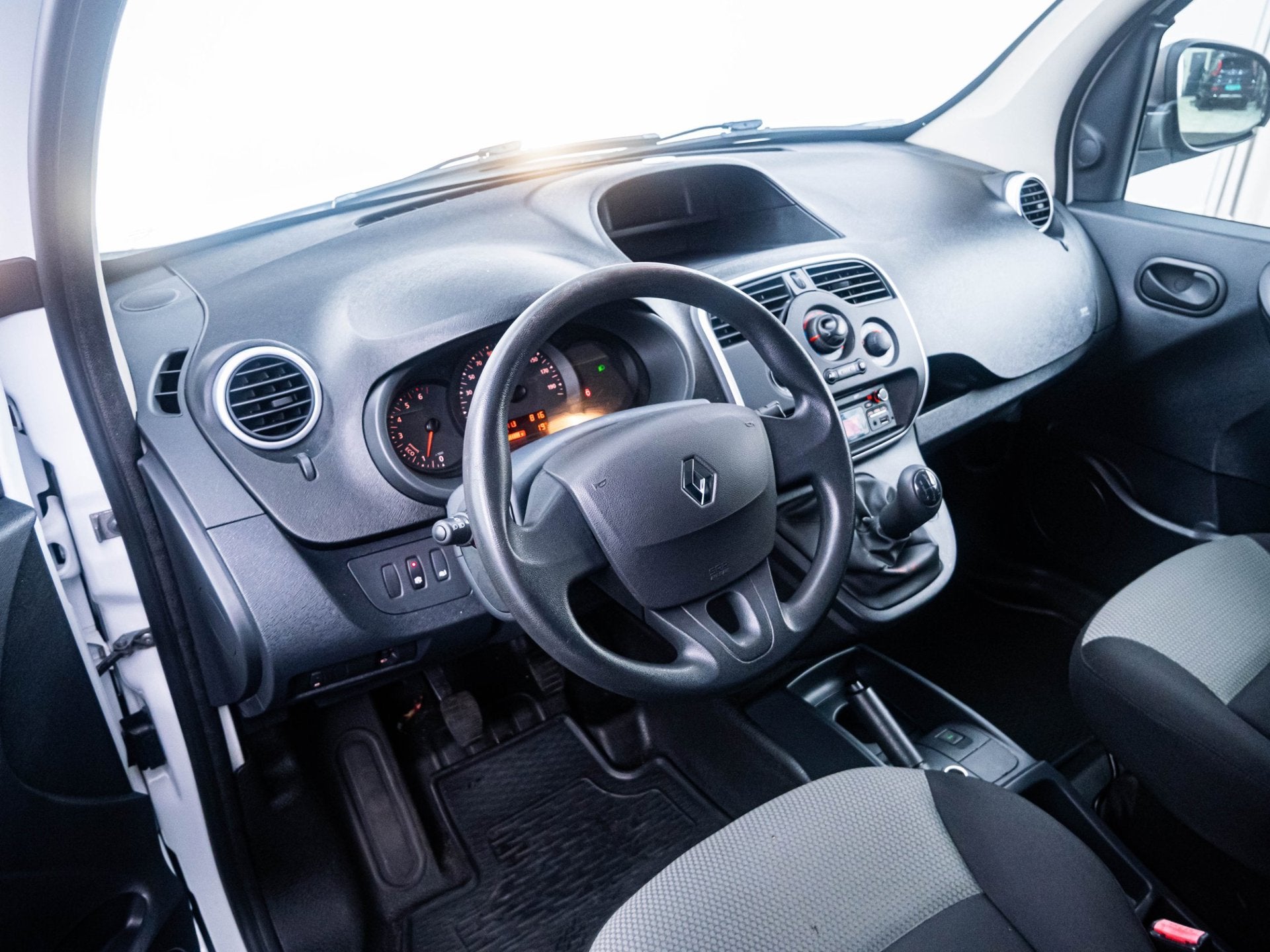 Renault Kangoo 1.5 dCi 90 Energy Comfort Airco|PDC|Euro 6!, Auto's, Stof, Gebruikt, Euro 6, 4 cilinders
