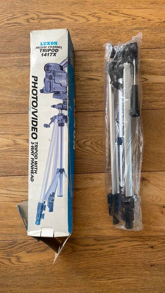 Luxon deluxe Tripod 1417X in nieuw staat, Ophalen of Verzenden, Zo goed als nieuw, Minder dan 150 cm, Driepoot