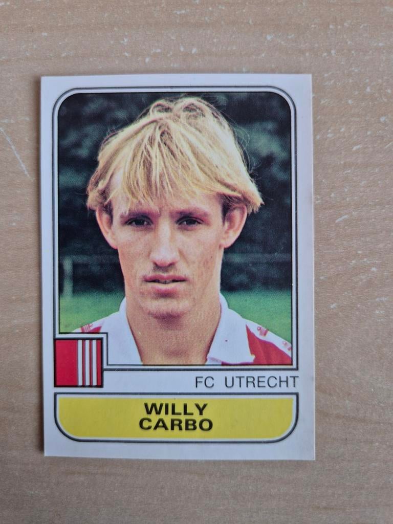 Panini Voetbal 82 Willy Carbo FC Utrecht, Verzamelen, Sportartikelen en Voetbal, Verzenden, Zo goed als nieuw, F.C. Utrecht, Poster, Plaatje of Sticker