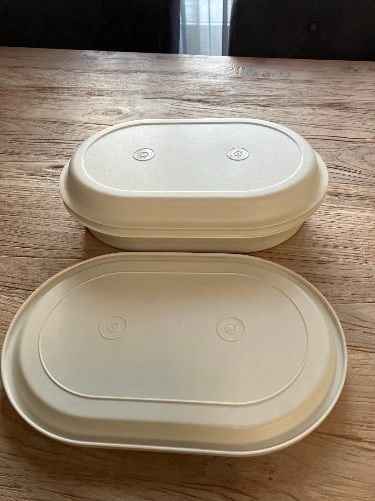 Tupperware bak - Ovale bewaarbak met deksel, Ophalen of Verzenden, Gebruikt, Crème, Bak of Kom
