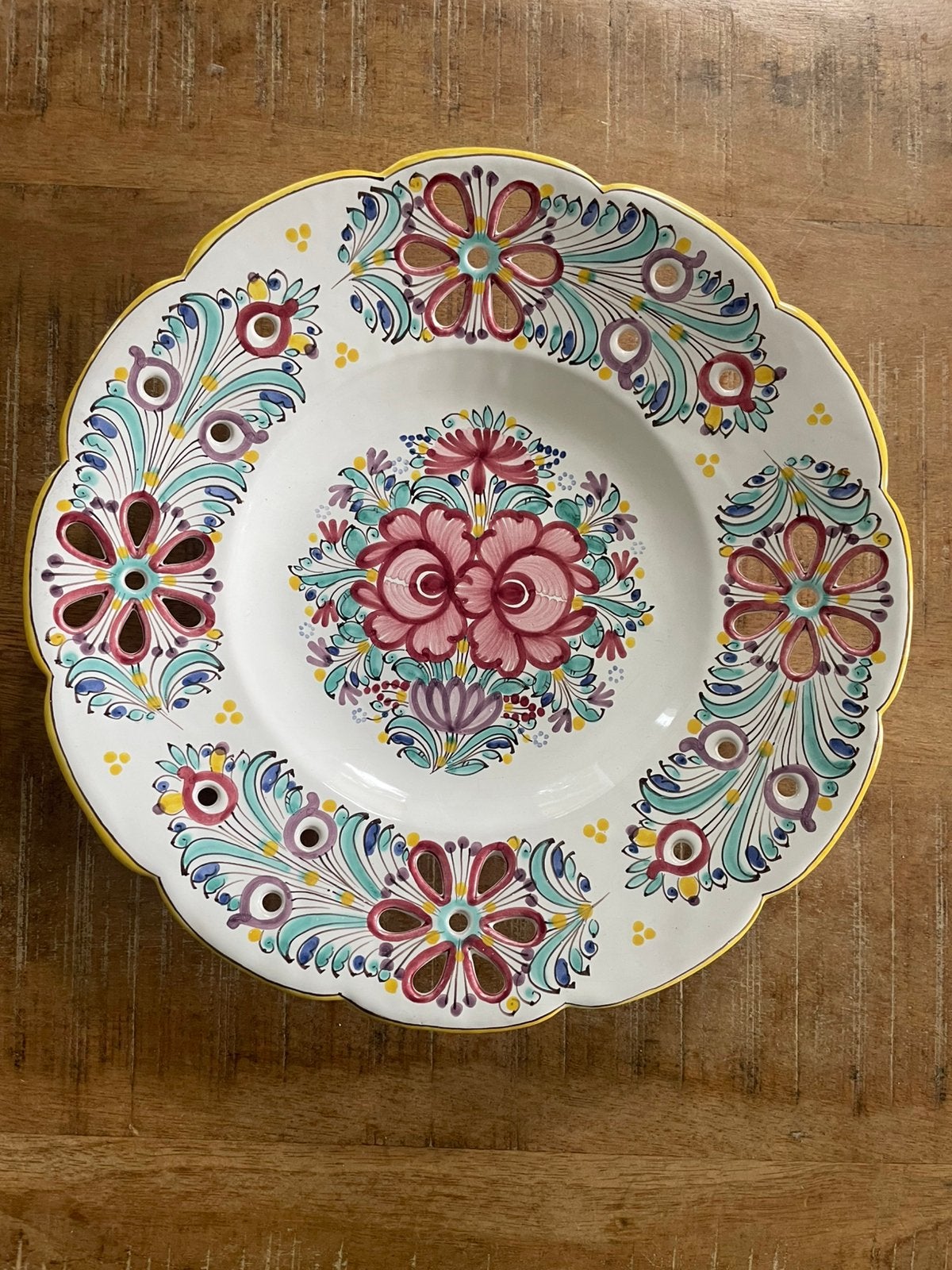 Slowaaks Majolica Wandbord Modra – Handgeschilderd – Ø 30 cm, Antiek en Kunst, Ophalen of Verzenden