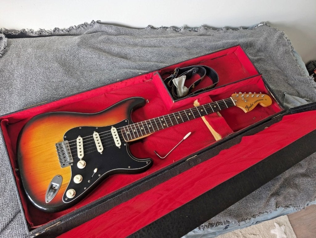 Fender - Sunburst Stratocaster -  1976 - ZGAN - RW - 3.95 kg, Ophalen of Verzenden, Zo goed als nieuw, Solid body, Fender