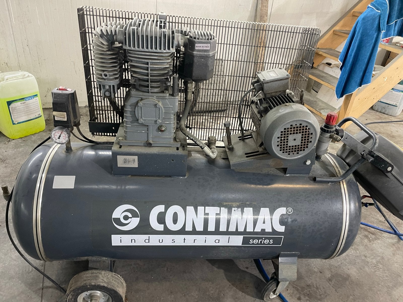 Contimac Industriële Compressor 11 bar 270 liter, Ophalen, Gebruikt, 200 tot 400 liter/min, Mobiel
