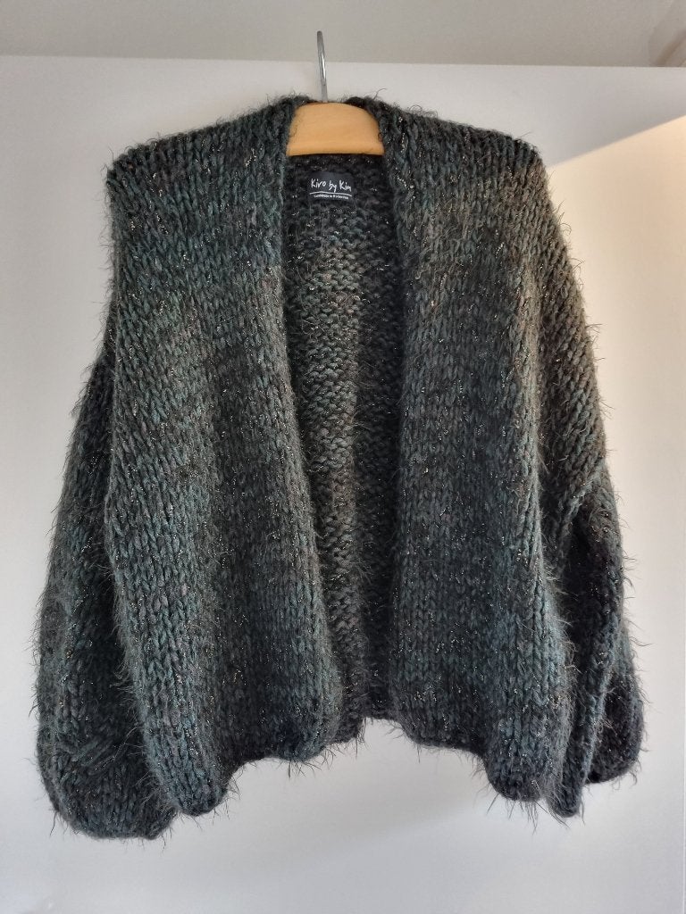 prachtig shaggy vest van Kiro by Kim 1 maat kleur Raven, Zwart, Maat 42/44 (L), Nieuw, Ophalen of Verzenden