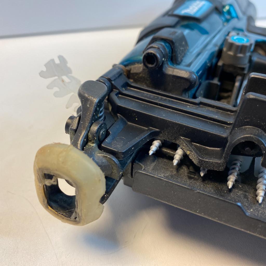 Makita AR411HR 22 Bar Schroefautomaat | In koffer, Makita, Zo goed als nieuw, Support@makita.com, Makita Corporation, 3-11-8, Sumiyoshi-cho, 
Anjo, Aichi 446-8502
Japan