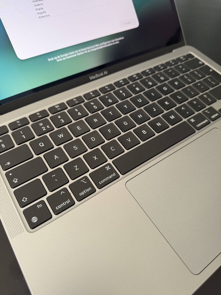 Foto 4 van MacBook Air 13 M1 - 16GB - 512GB