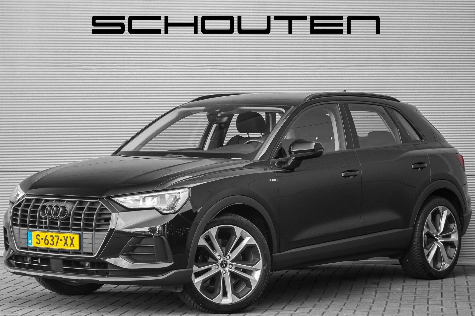 Audi Q3 40 TFSI Quattro Edition Virtual Dash CarPlay Cruise, Auto's, 12 maanden, Stof, Gebruikt, Zwart