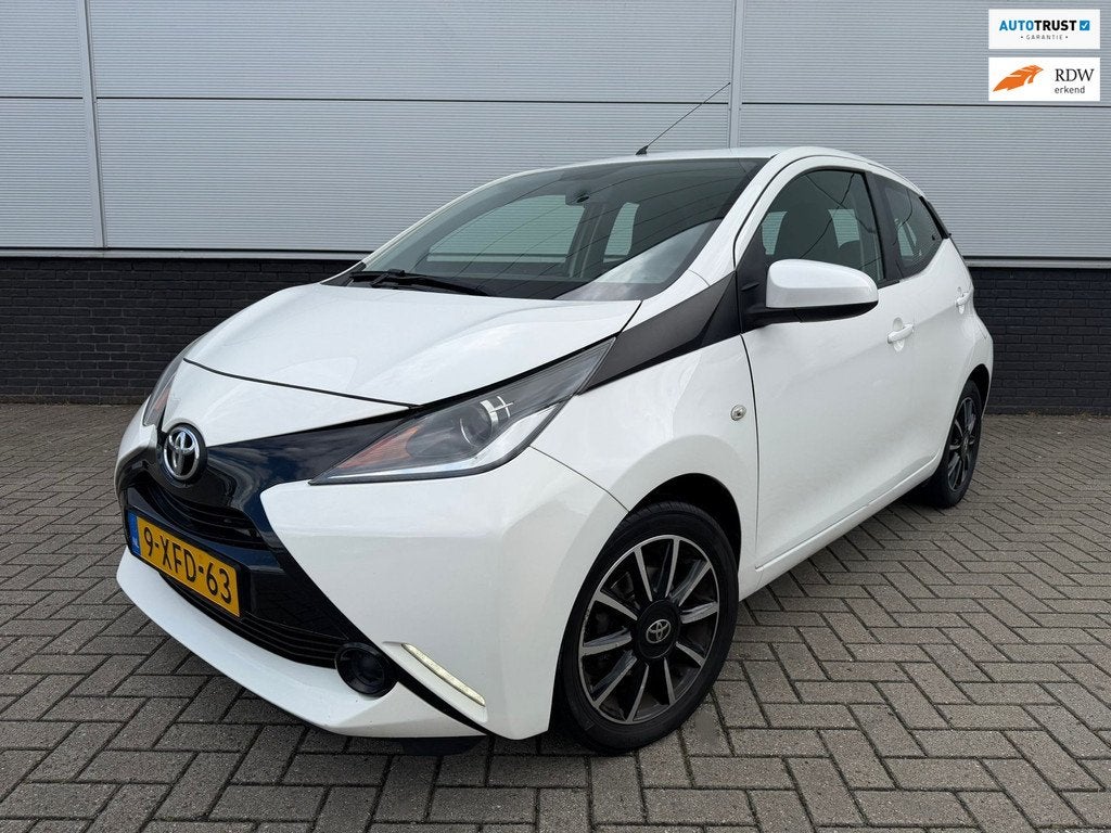 Toyota Aygo 1.0 VVT-i x-play 5drs Airco - camera - usb - aux, Auto's, Toyota, Bedrijf, Te koop, Aygo, ABS, Achteruitrijcamera
