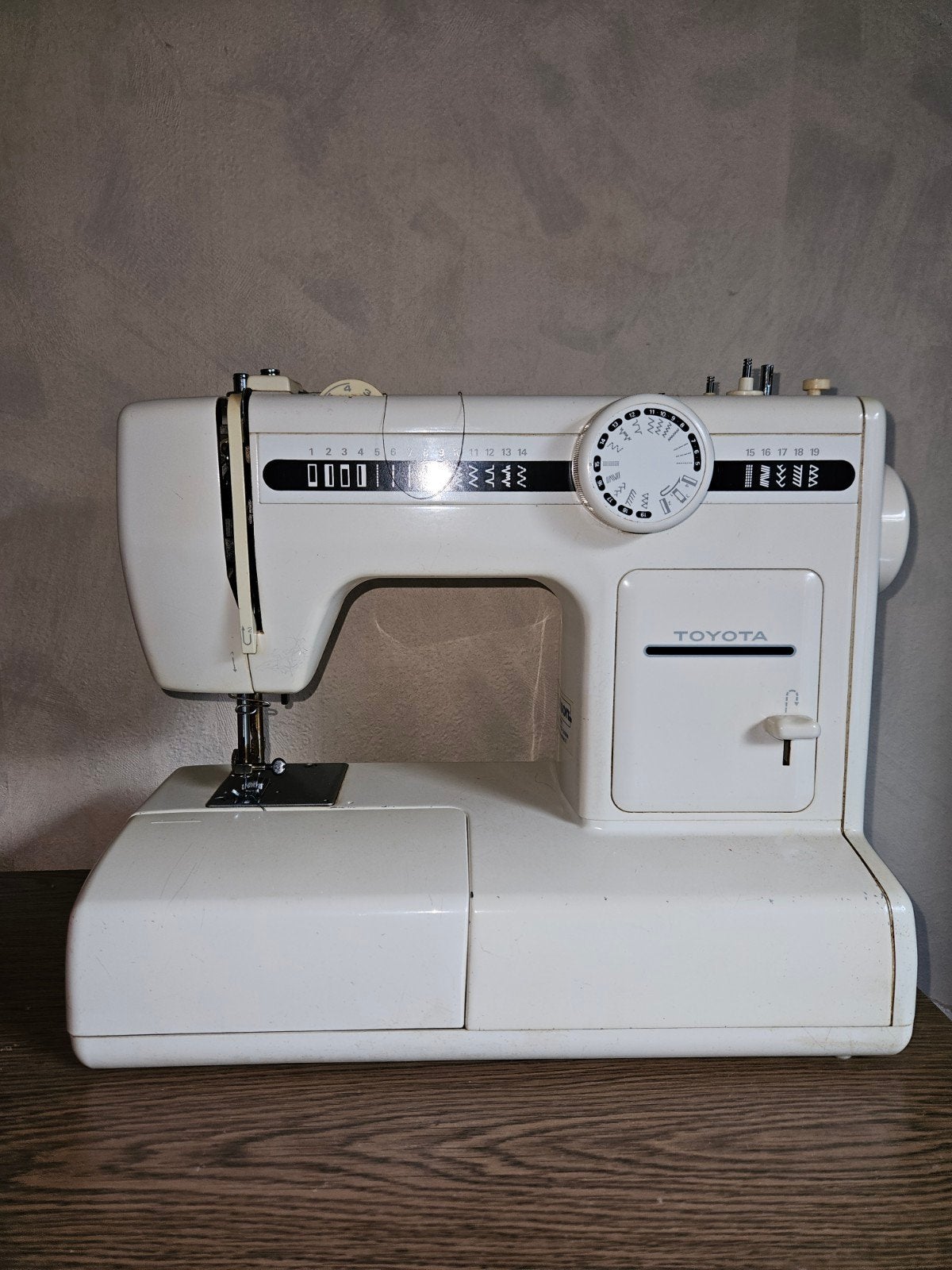 Toyota Naaimachine in uitstekende staat, Ophalen, Zo goed als nieuw, Naaimachine, Overige merken
