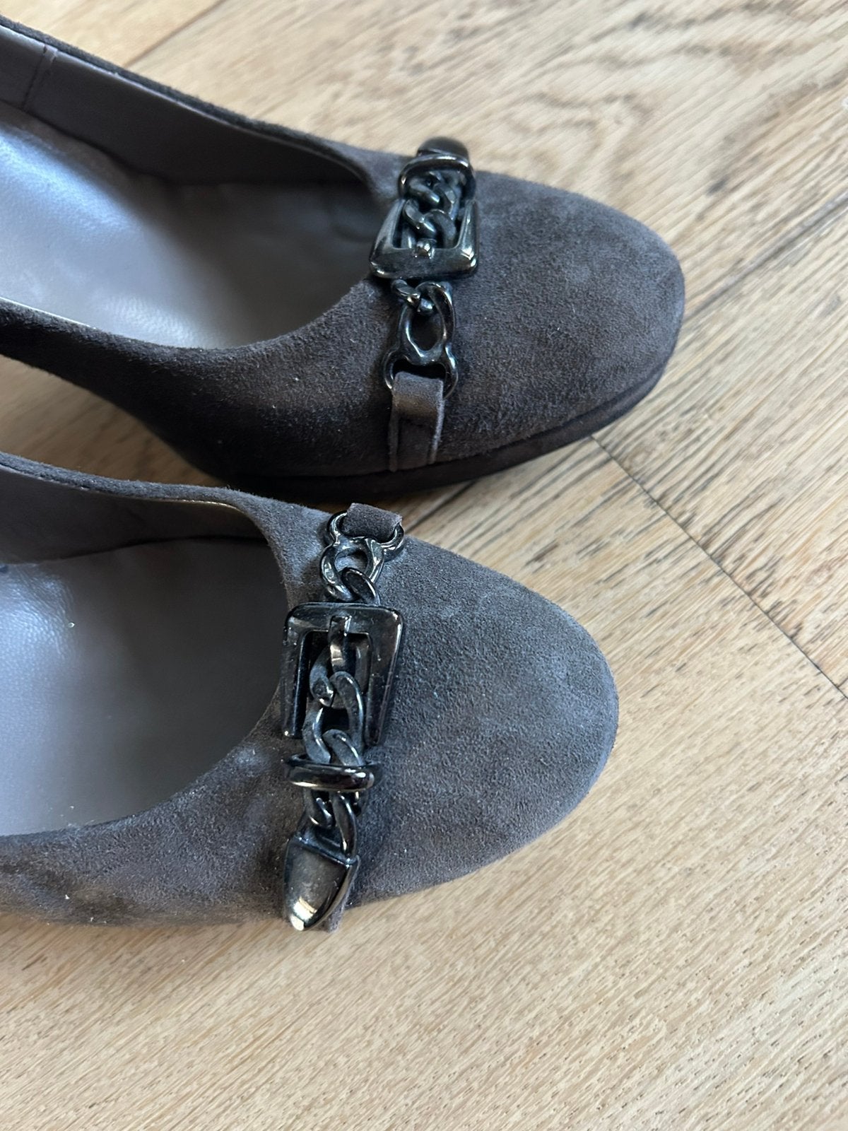 Grijze suede hakschoenen 41, Ophalen of Verzenden, Zo goed als nieuw, Grijs, Sneakers of Gympen