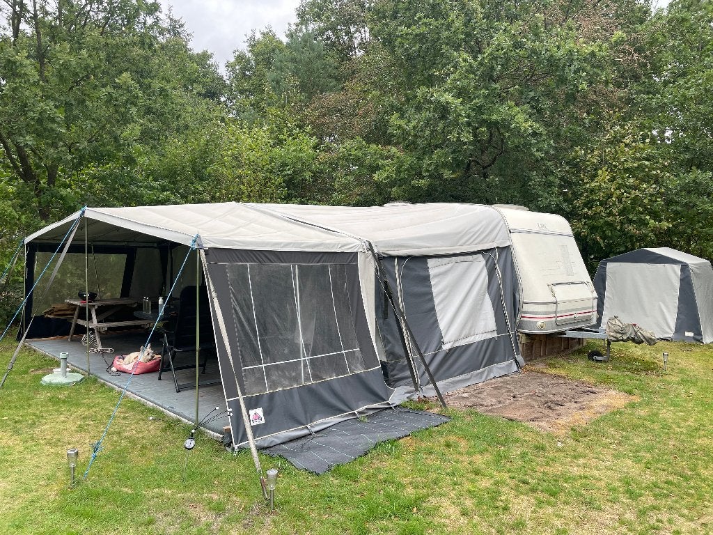 Caravan op seizoensplaats in Appelscha, Rondzit, Koelkast, 7 tot 8 meter, LMC en Münsterland