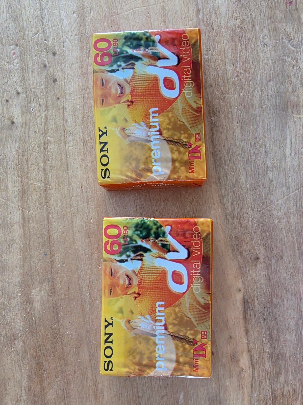2x Sony Premium MiniDV 60min Tapes - Nieuw in Verpakking!, Audio, Tv en Foto, Videocamera's Digitaal, Mini dv, 20x of meer, Nieuw