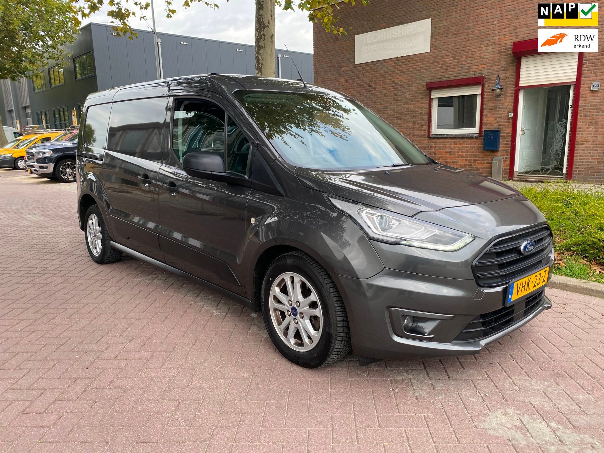Ford Transit Connect 1.5 EcoBlue L2 Trend / 2020 / Automaat, Dealer onderhouden, Stof, Gebruikt, 4 cilinders