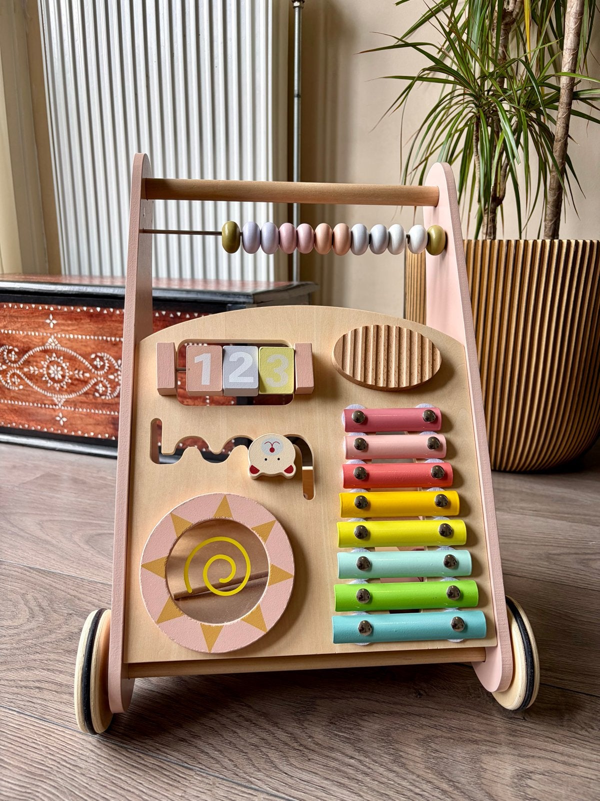 Houten loopwagen baby roze | activiteitenwagen | anti-slip, Ophalen of Verzenden, Zo goed als nieuw, Overige typen, Met wieltjes