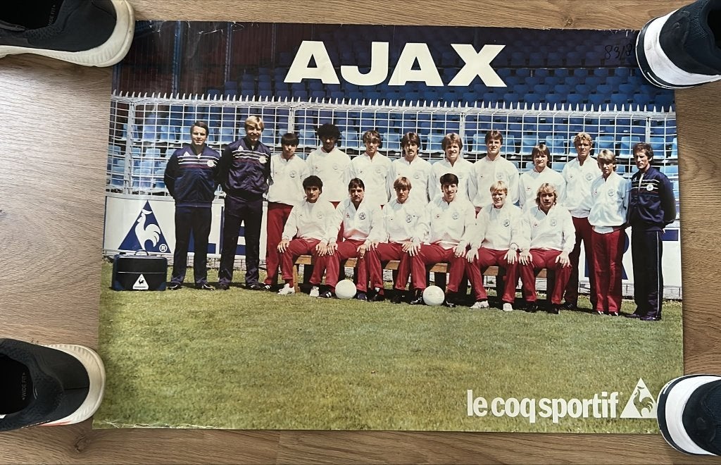 Vintage Ajax elftal poster '87 - Le Coq Sportif, Verzamelen, Ophalen of Verzenden, Gebruikt, Ajax, Poster, Plaatje of Sticker