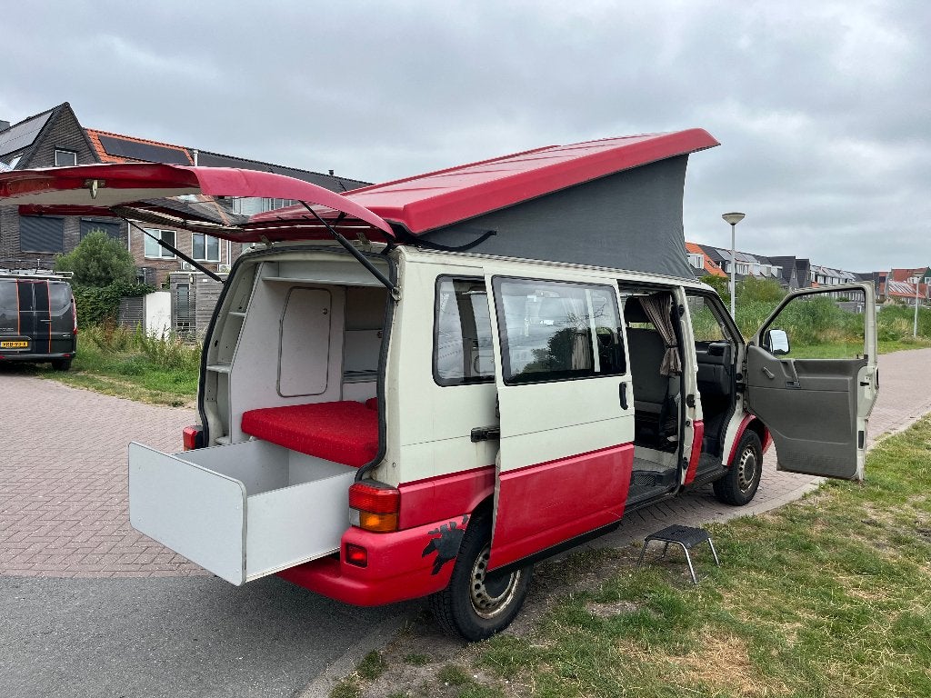 Volkswagen T4 TDI camperbus met slaaphefdak en zitslaapbank, Stof, Overige carrosserieën, 700 kg, 4 stoelen