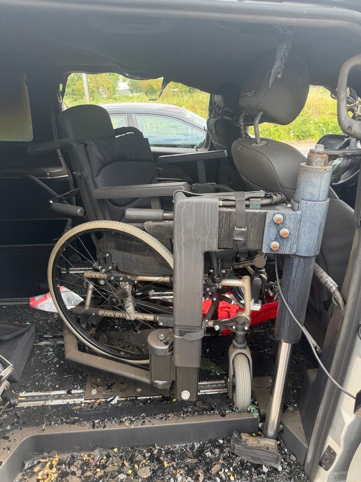 Rolstoellift voor in auto te maken, Ophalen of Verzenden, Gebruikt