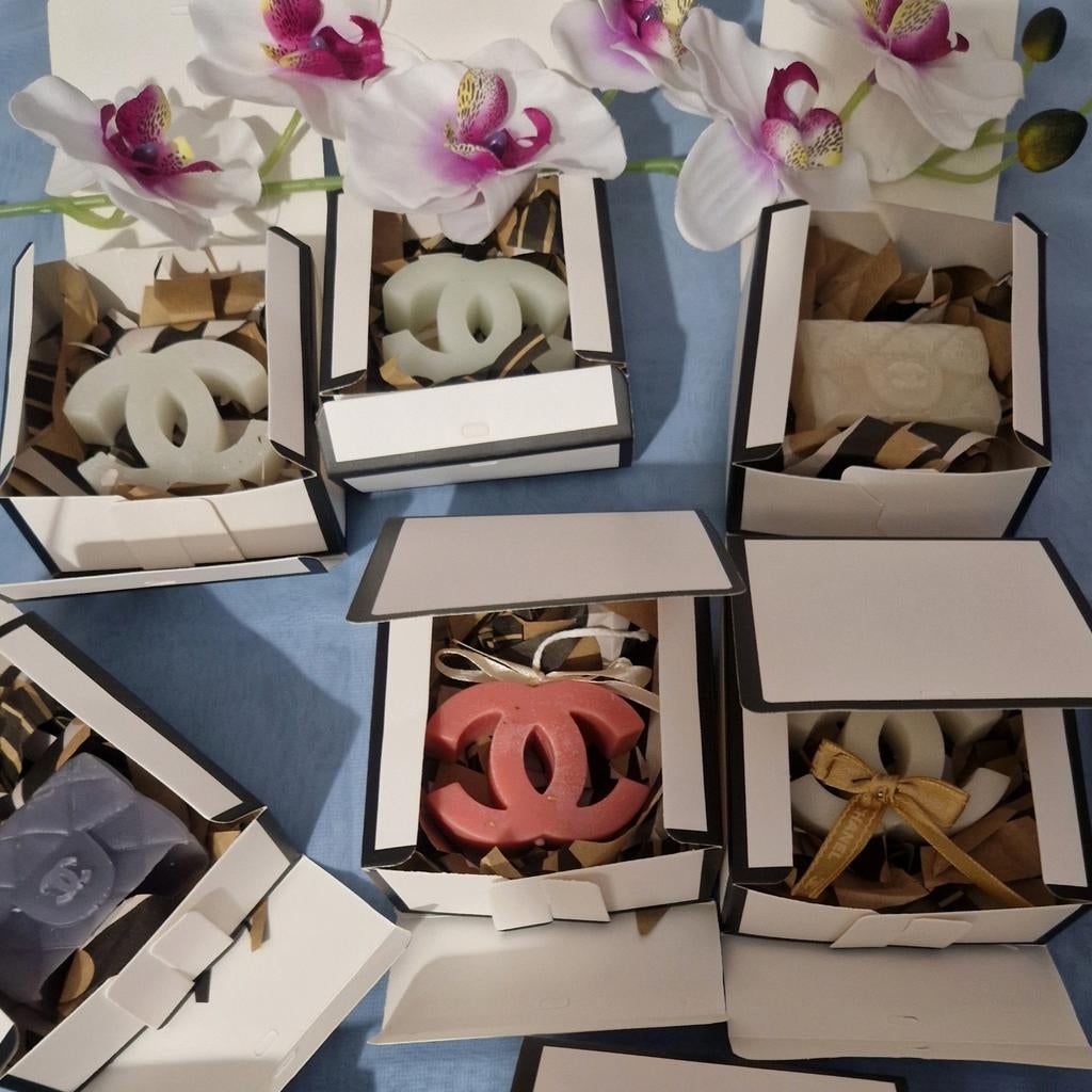 10 stuks wax/was vormpjes in doosje - Bedankjes, Overige materialen, Nieuw, Ophalen of Verzenden, Kaars
