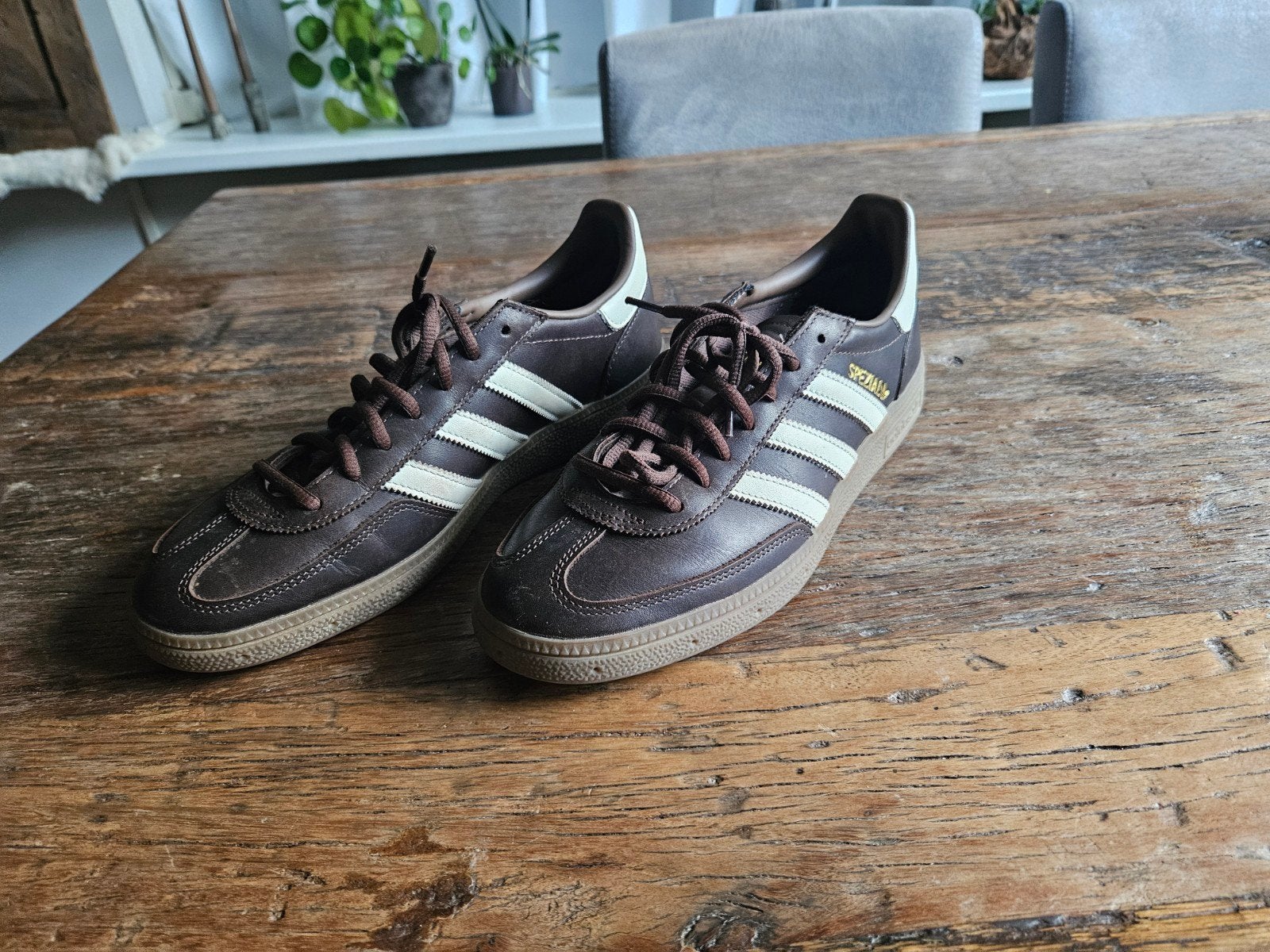 Bruine z.g.a.n. Adidas handball spezial, Kleding | Heren, Schoenen, Ophalen of Verzenden, Zo goed als nieuw, Bruin