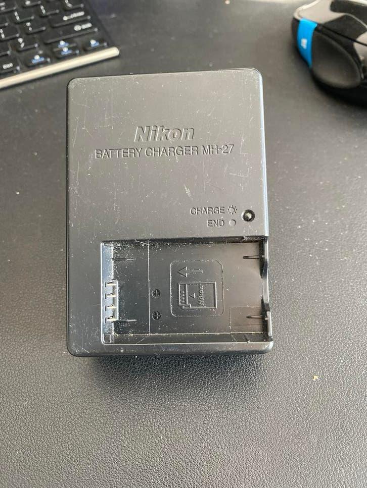 Nikon MH-27 Batterijlader voor EN-EL20/EN-EL20a accu's, Ophalen, Gebruikt