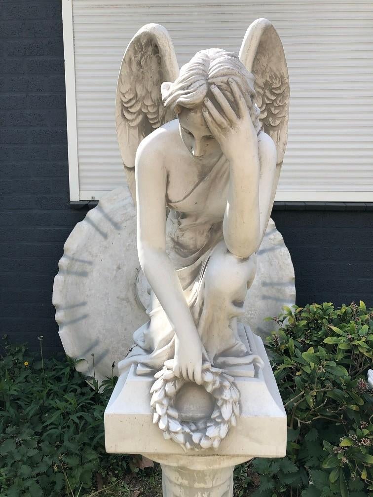 Mooie forse knielende engel, prachtig scherp beeld, Tuin en Terras, Tuinbeelden, Steen, Engelenbeeld, ., Nieuw