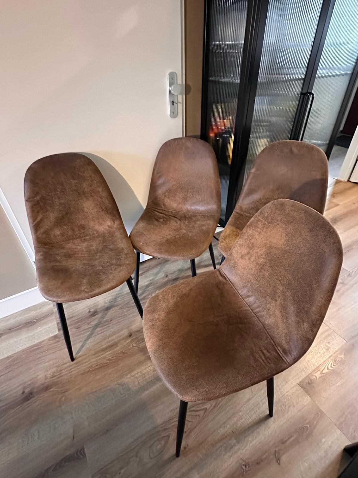 4x SKLUM eetkamerstoelen – Cognac/Bruin kunstleer (zgan), Ophalen, Kunststof, Bruin, Zo goed als nieuw