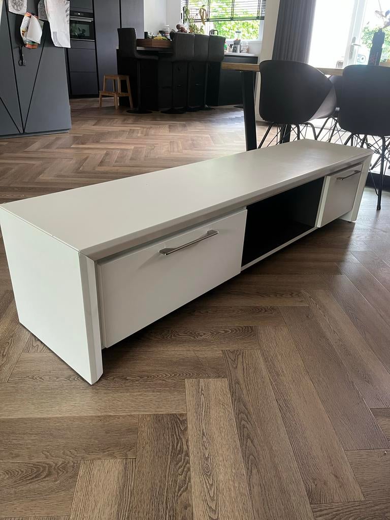 Strak wit tv-meubel met lades en open vak, Ophalen, Overige materialen, 100 tot 150 cm, Zo goed als nieuw