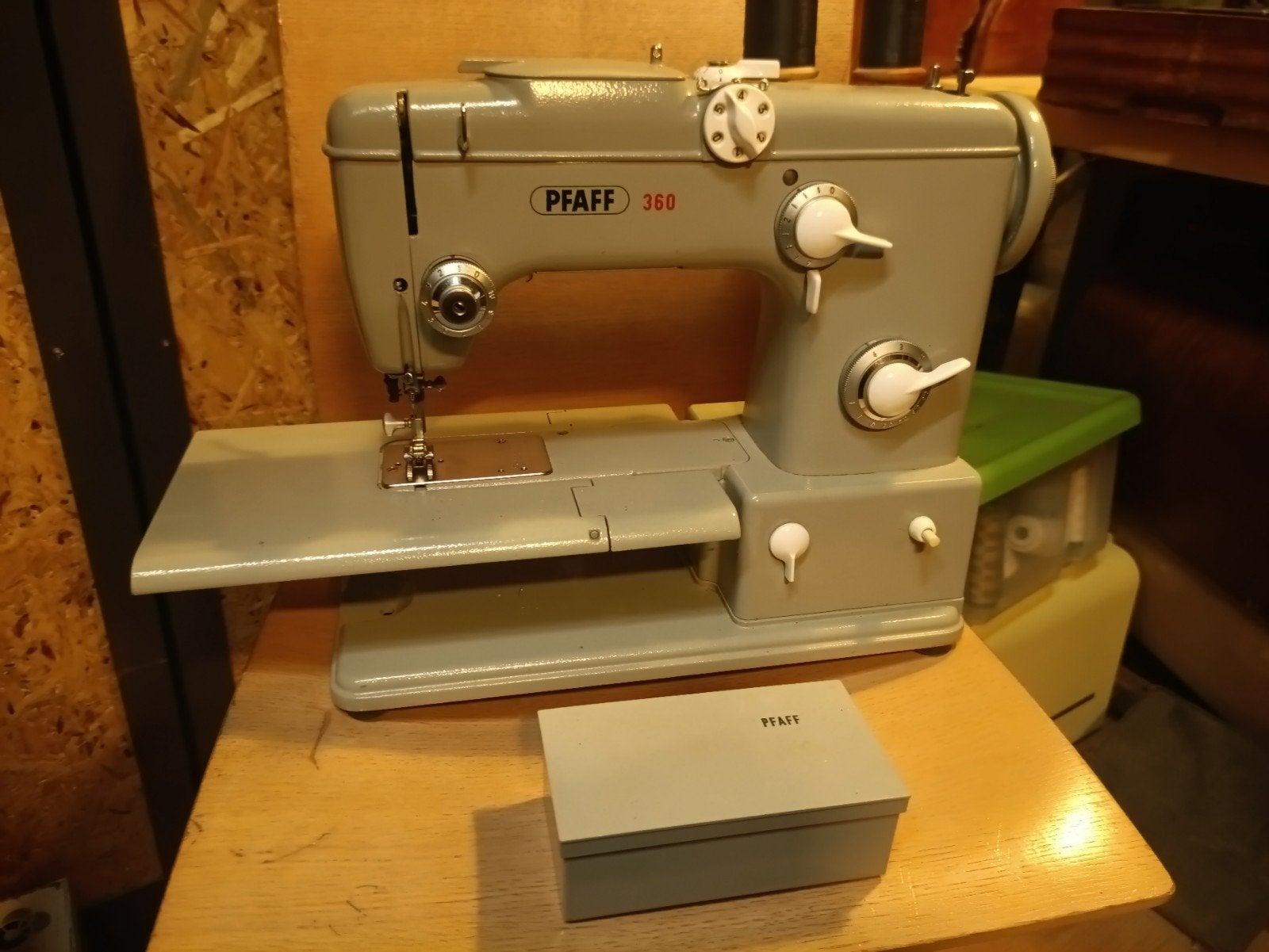 Pfaff 360 automaat met vrije arm., Ophalen, Zo goed als nieuw, Naaimachine, Pfaff