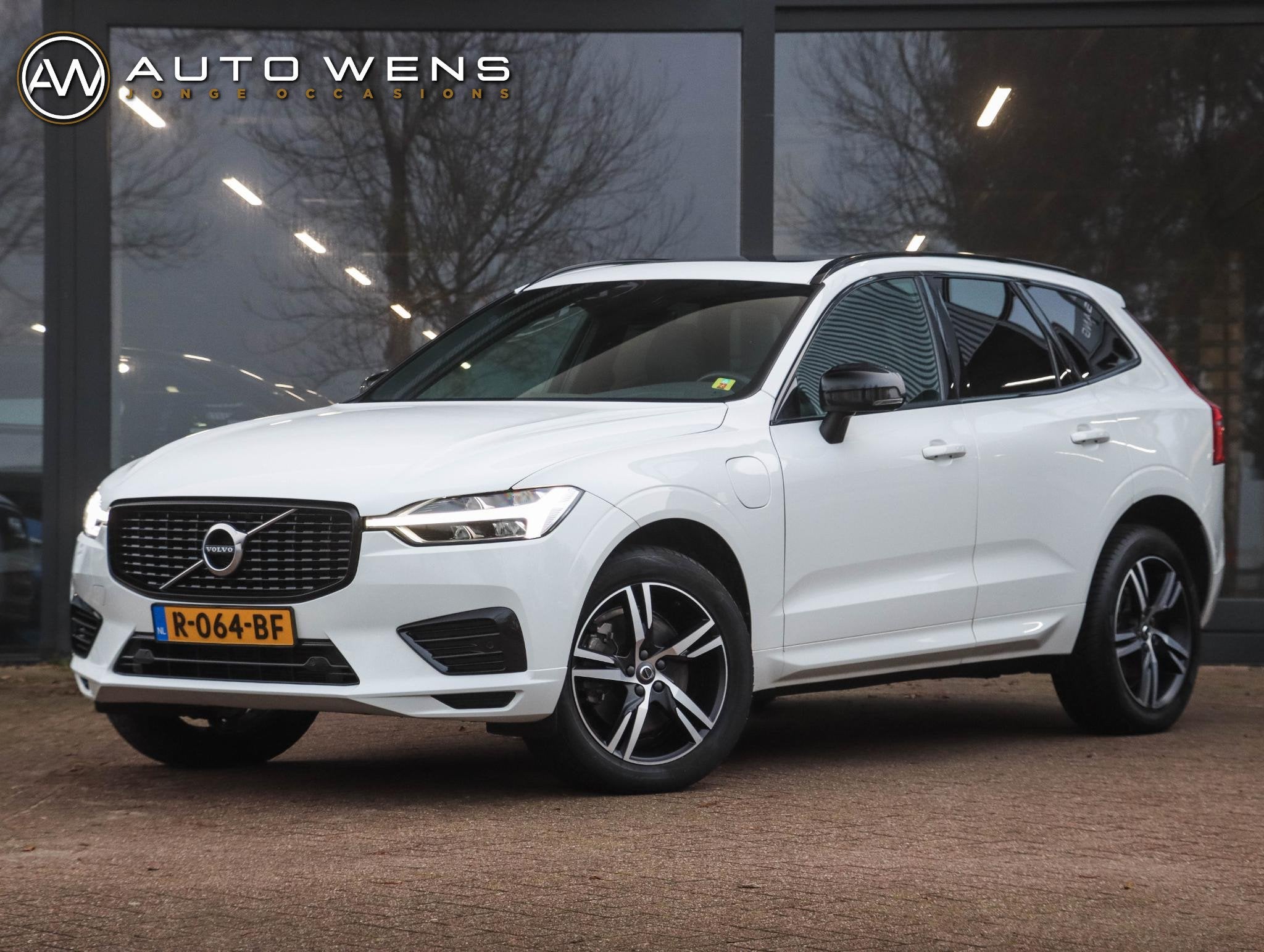 Volvo XC60 T6 Recharge AWD R-Design SOH 90,4% Leder Pano BLI, Auto's, Gebruikt, Euro 6, 1969 cc, Leder en Stof