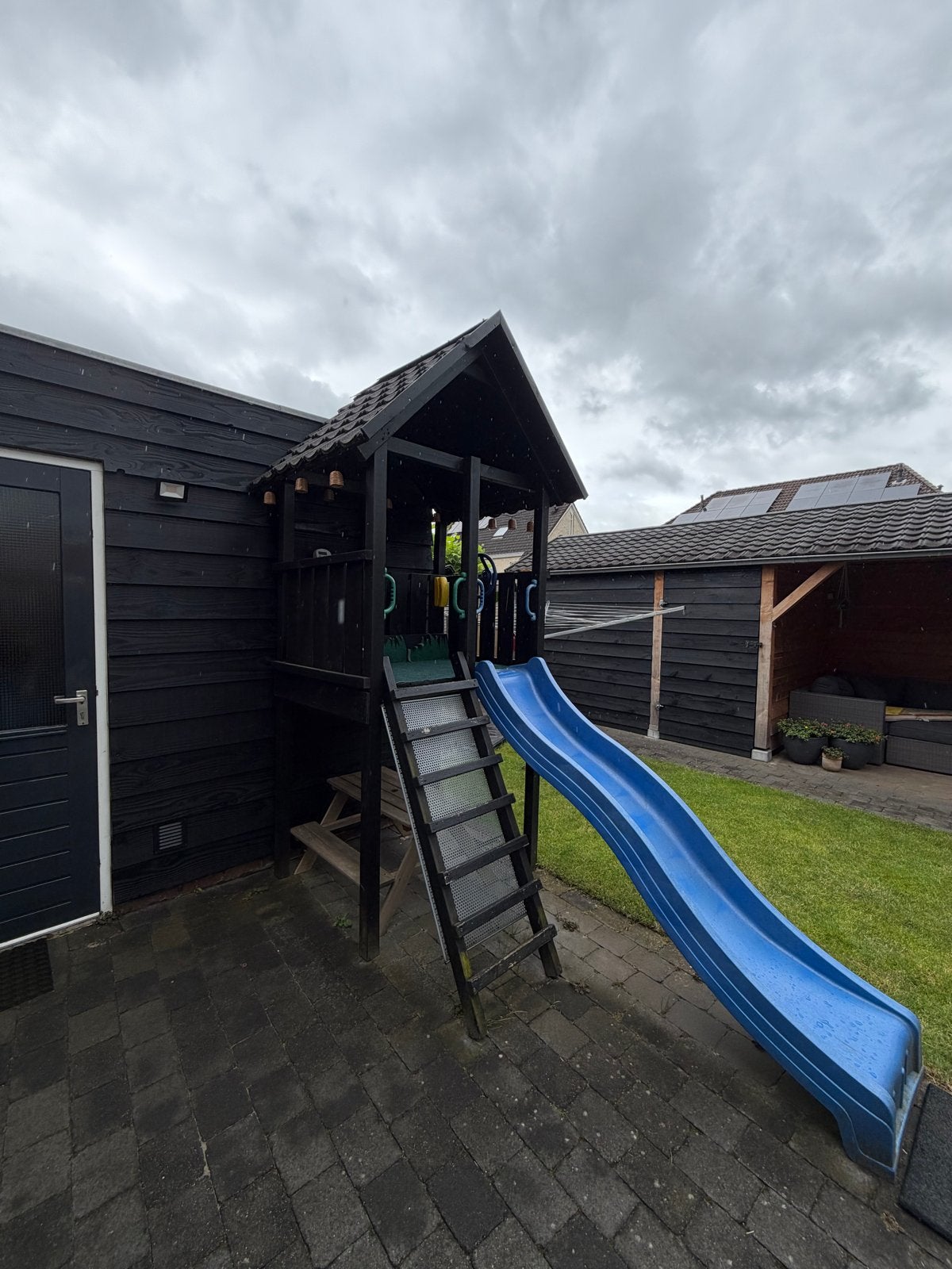 Houten speelhuisje met glijbaan, Ophalen, Gebruikt, Glijbaan