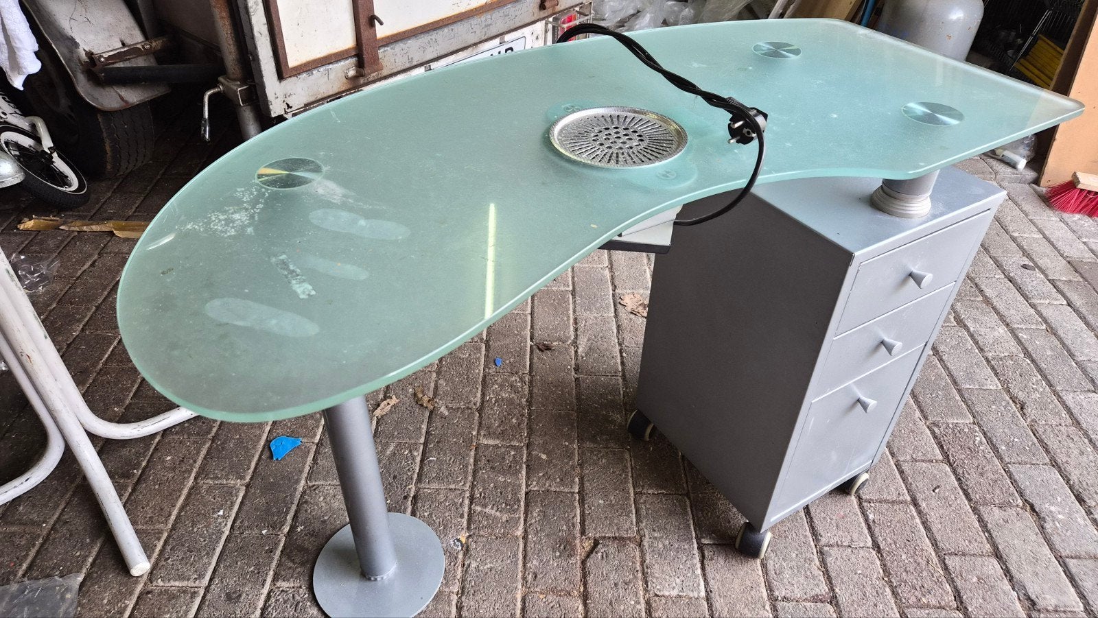 Nageltafel met glazen blad en afzuiging, Ophalen, Gebruikt, 100 tot 150 cm, Glas