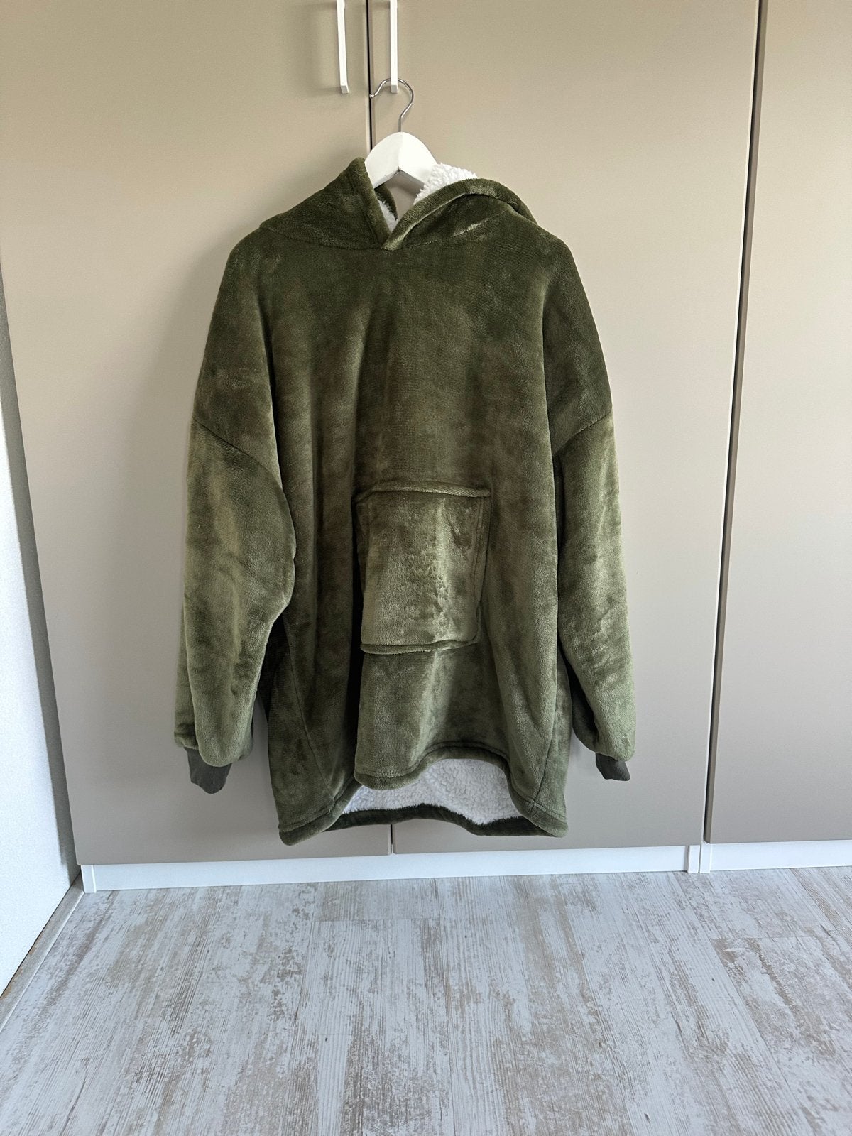 Olijfgroene Oversized Hoodie Deken - Zo Goed als Nieuw, Ophalen of Verzenden, Zo goed als nieuw
