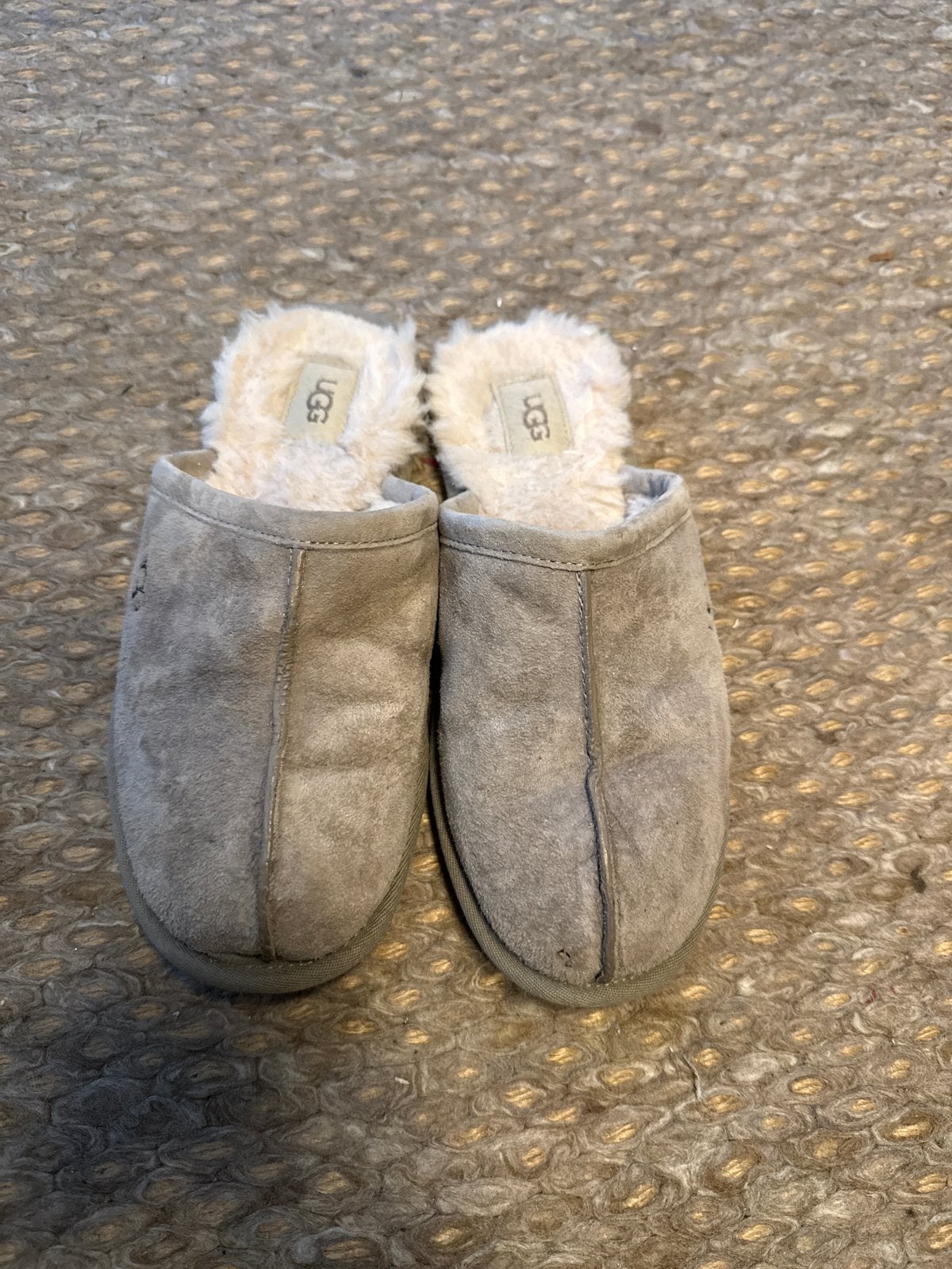 UGG pantoffels - Maat 40, Ophalen of Verzenden, Gedragen, Grijs, Pantoffels of Sloffen