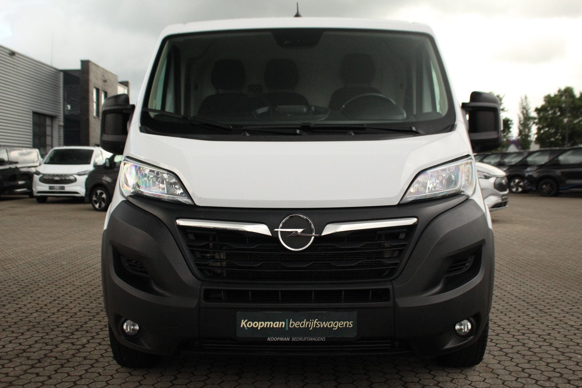 Opel Movano 2.2D 140pk L1H1 3.5t | Cruise | Carplay/Android, Voorwielaandrijving, Gebruikt, 4 cilinders, 1905 kg