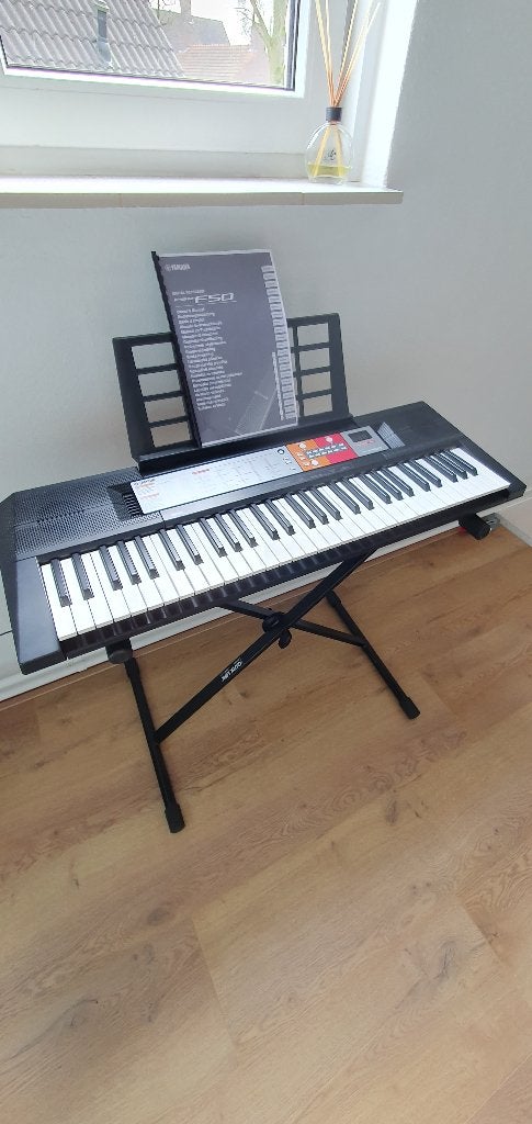 Yamaha PSR-F50 keyboard / piano, Ophalen, Zo goed als nieuw, 61 toetsen, Yamaha