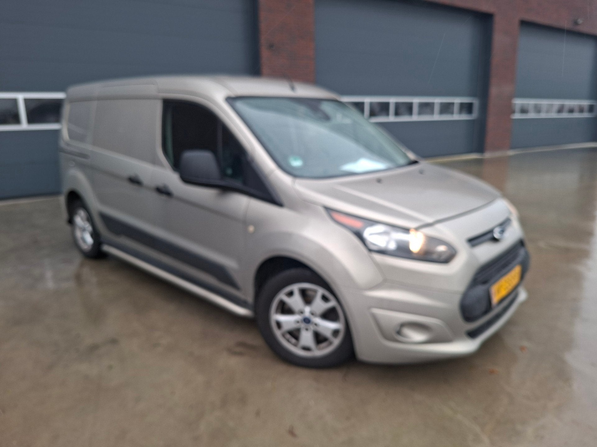 Ford Transit Connect 1.5 TDCI L2 automaat 3 persoons euro 6, Auto's, Stof, Gebruikt, 4 cilinders, Beige