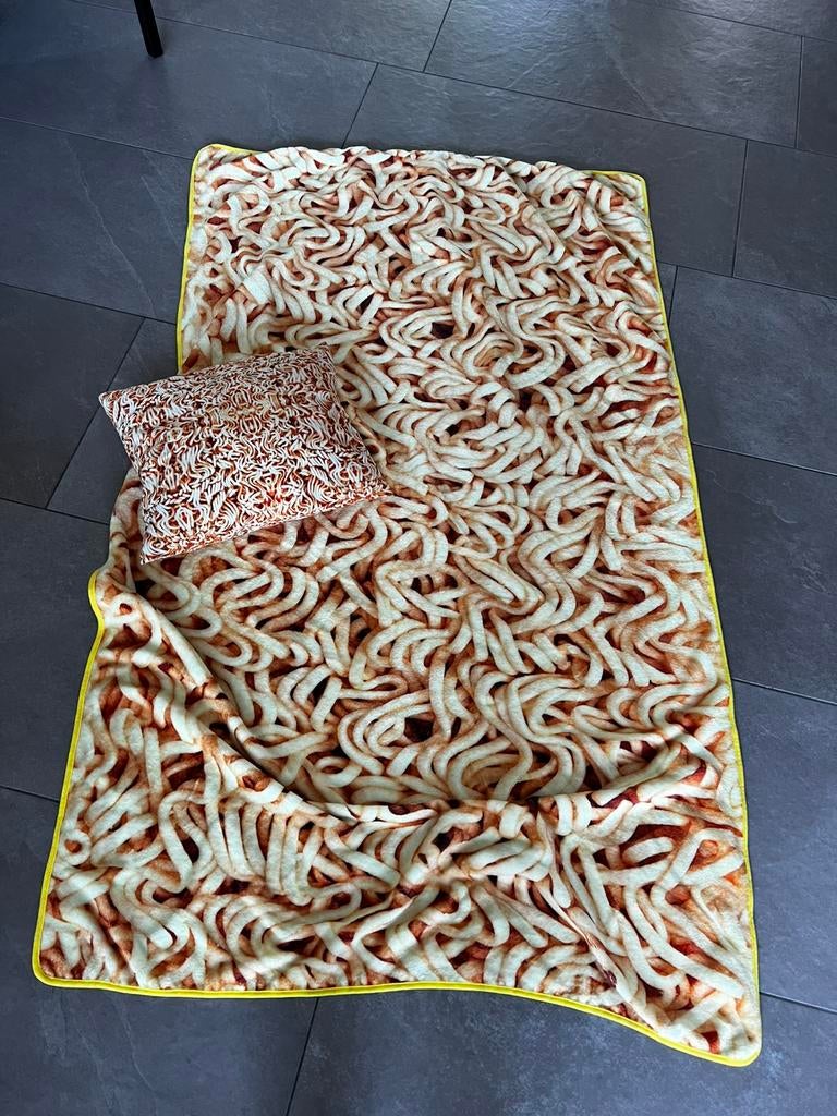 Noodles deken en kussen, Huis en Inrichting, Woonaccessoires | Plaids en Woondekens, Ophalen of Verzenden, Gebruikt