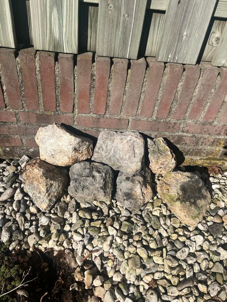 Diverse stenen en rotsen voor tuin of decoratie, Ophalen, Gebruikt, Grijs, Kei