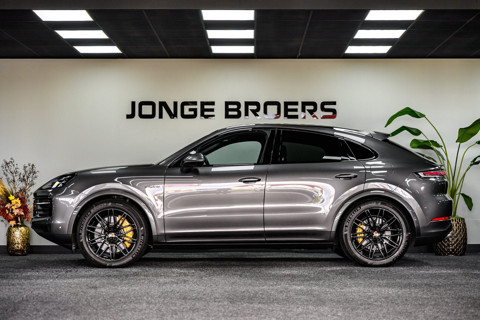 Porsche Cayenne Coupé 3.0 S E-Hybrid Black Edition Pano/Inn, Auto's, Automaat, Cayenne, Gebruikt, Euro 6