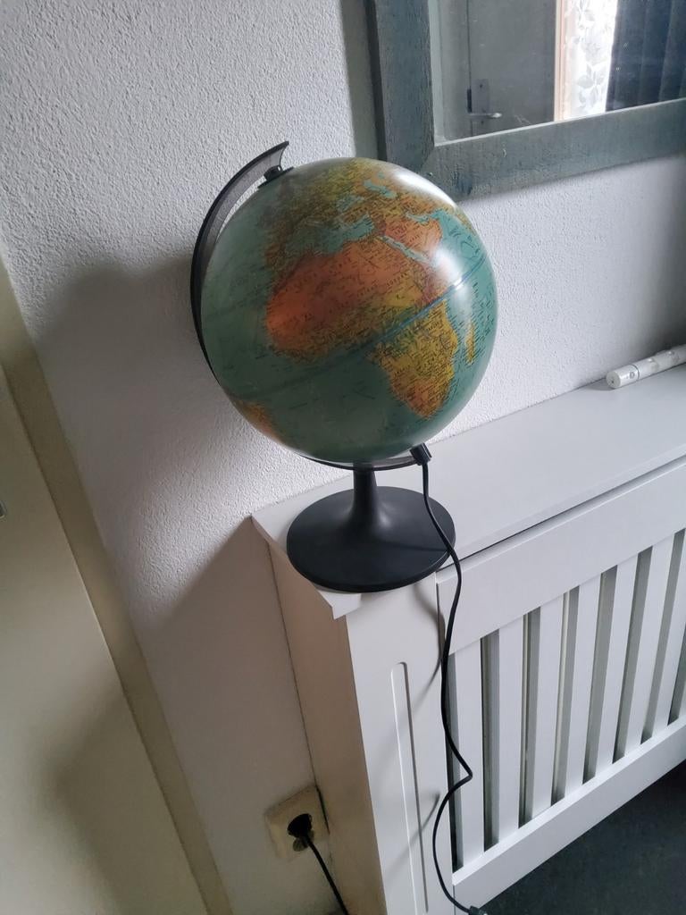 Globe aardbol wereldbol met verlichting, Ophalen