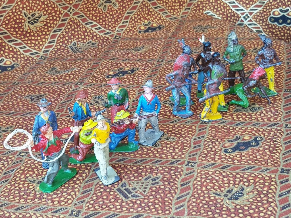 16 cowboys en Indianen oud speelgoed uit Engeland van tin., Ophalen of Verzenden