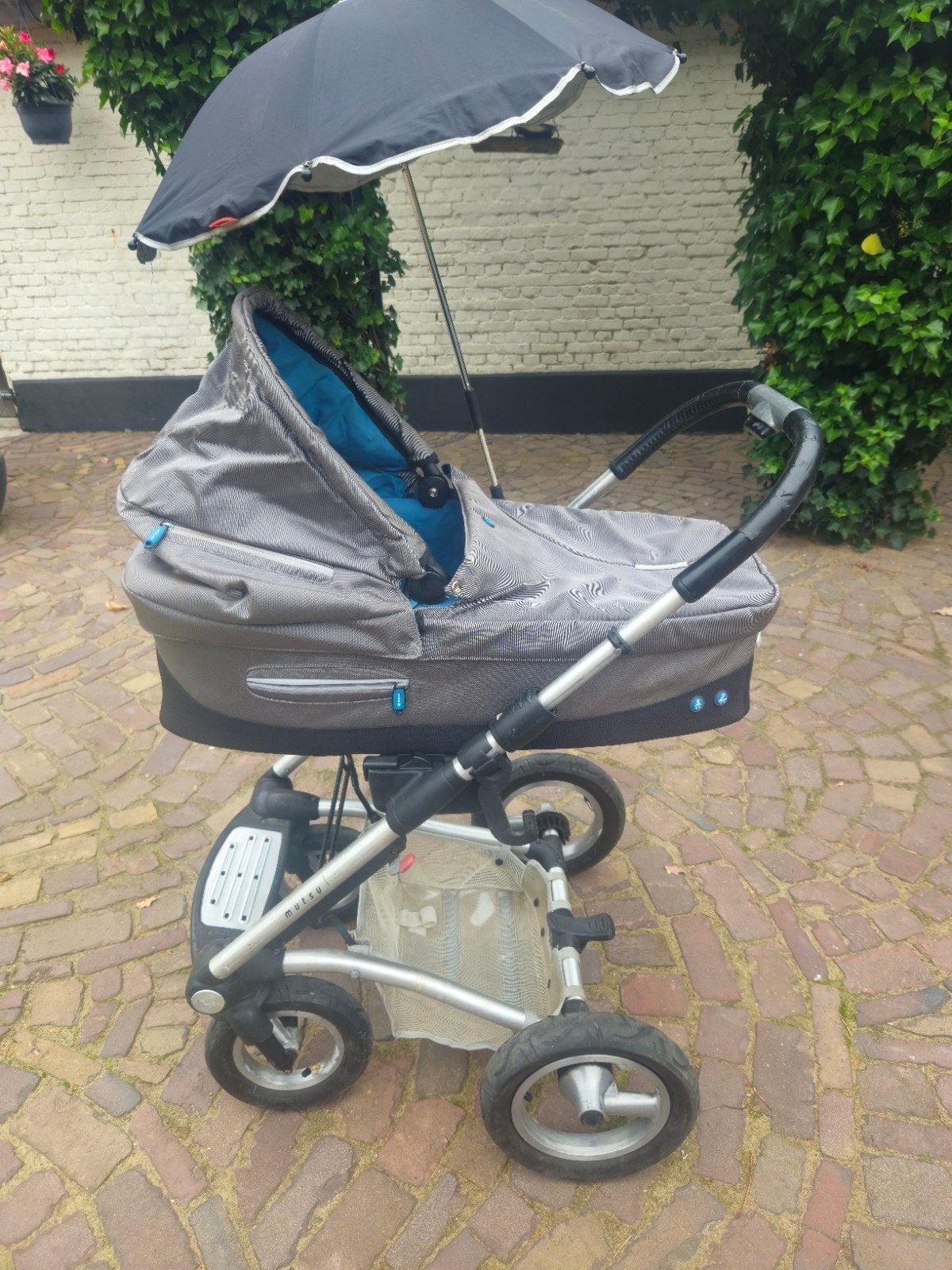 Mutsy kinderwagen compleet met reiswieg en autostoel, Ophalen, Gebruikt, Mutsy, Met reiswieg