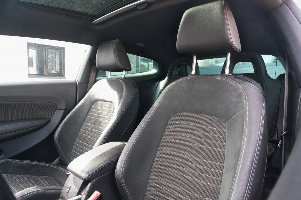Volkswagen Scirocco 2.0 TSI R-Line 211Pk. Panoramadak, Auto's, Gebruikt, Zwart, 4 cilinders, 1984 cc