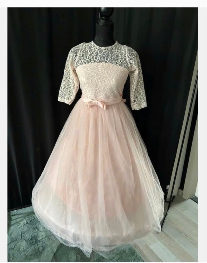 Vintage ‘60 roze trouwjurk + hoepelrok onder leuk v. paspop, Trouwjurk, Ophalen of Verzenden, Zo goed als nieuw, X